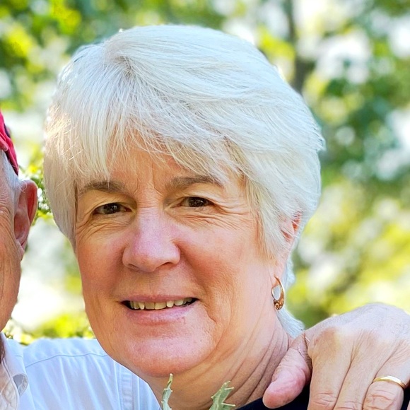 Meet your Posher, Donna - Picture 1 of 4